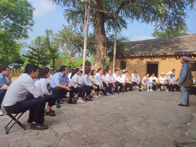 公司組織黨員干部赴照金革命根據(jù)地開展黨史教育主題活動(dòng)